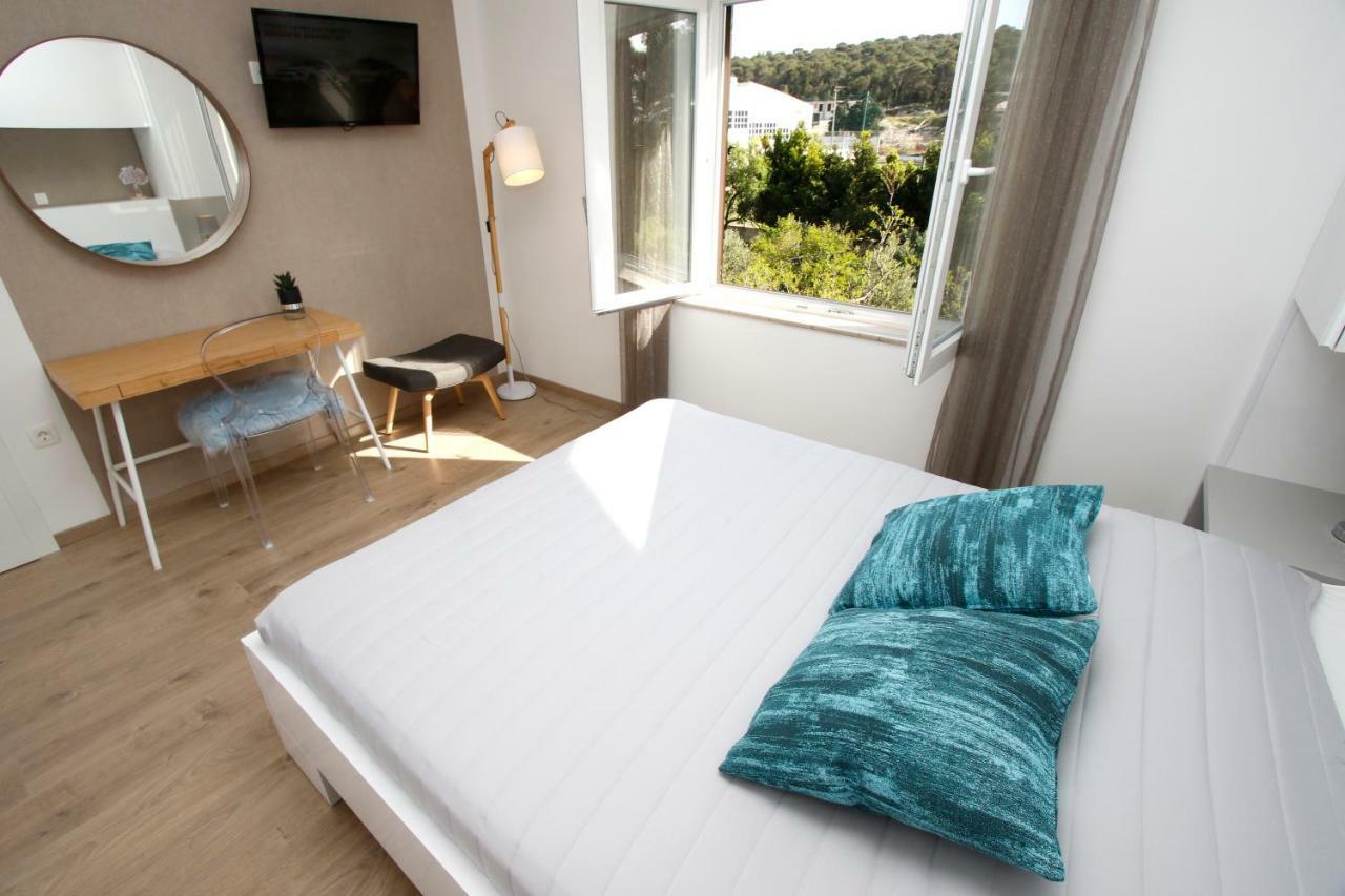 Apartments Besker Makarska Buitenkant foto