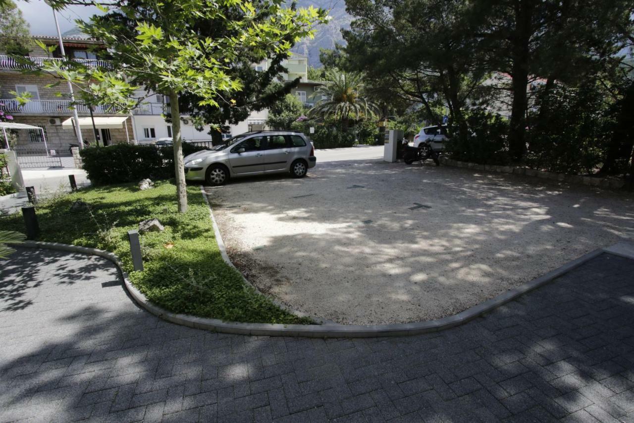 Apartments Besker Makarska Buitenkant foto
