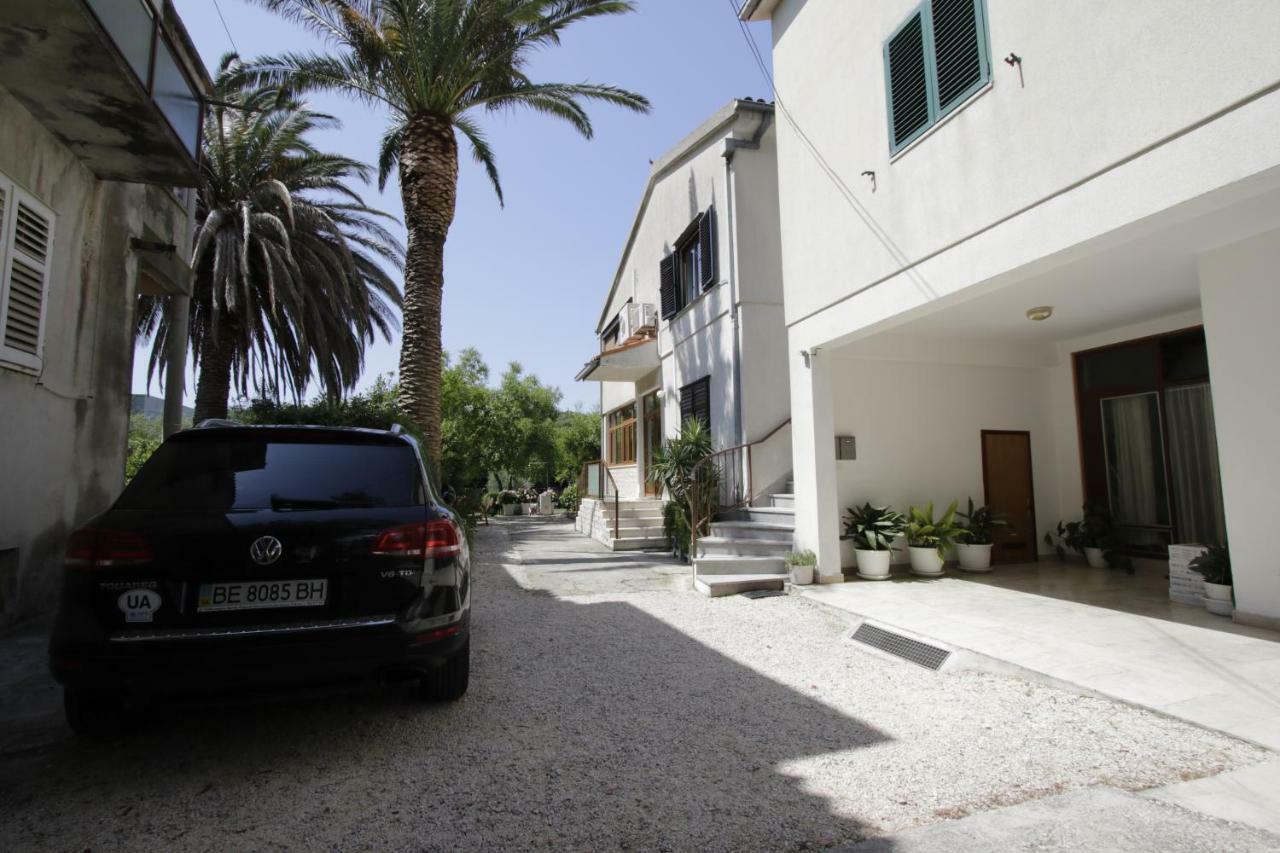 Apartments Besker Makarska Buitenkant foto