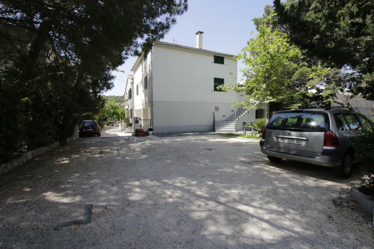 Apartments Besker Makarska Buitenkant foto