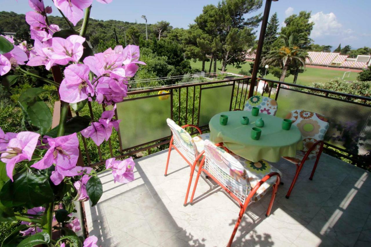 Apartments Besker Makarska Buitenkant foto