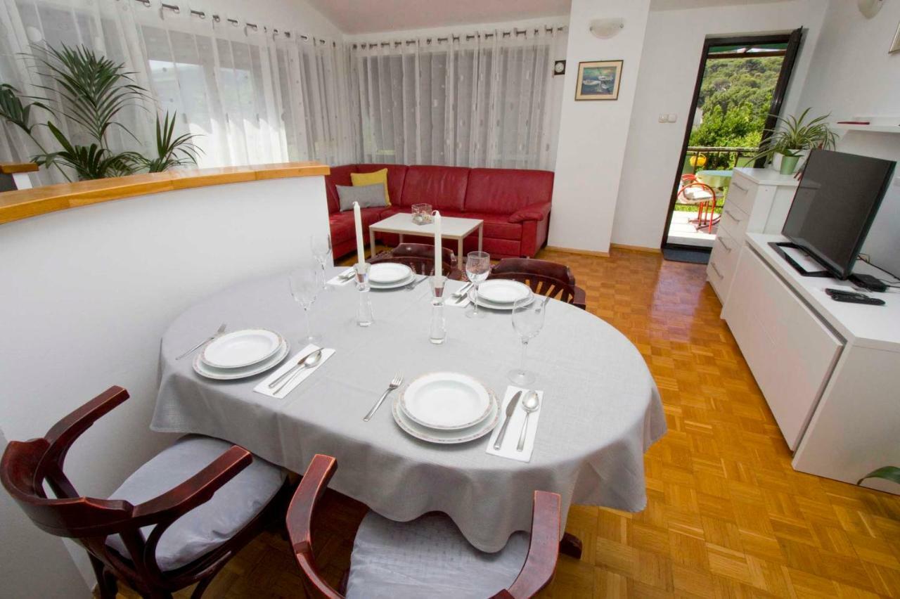 Apartments Besker Makarska Buitenkant foto