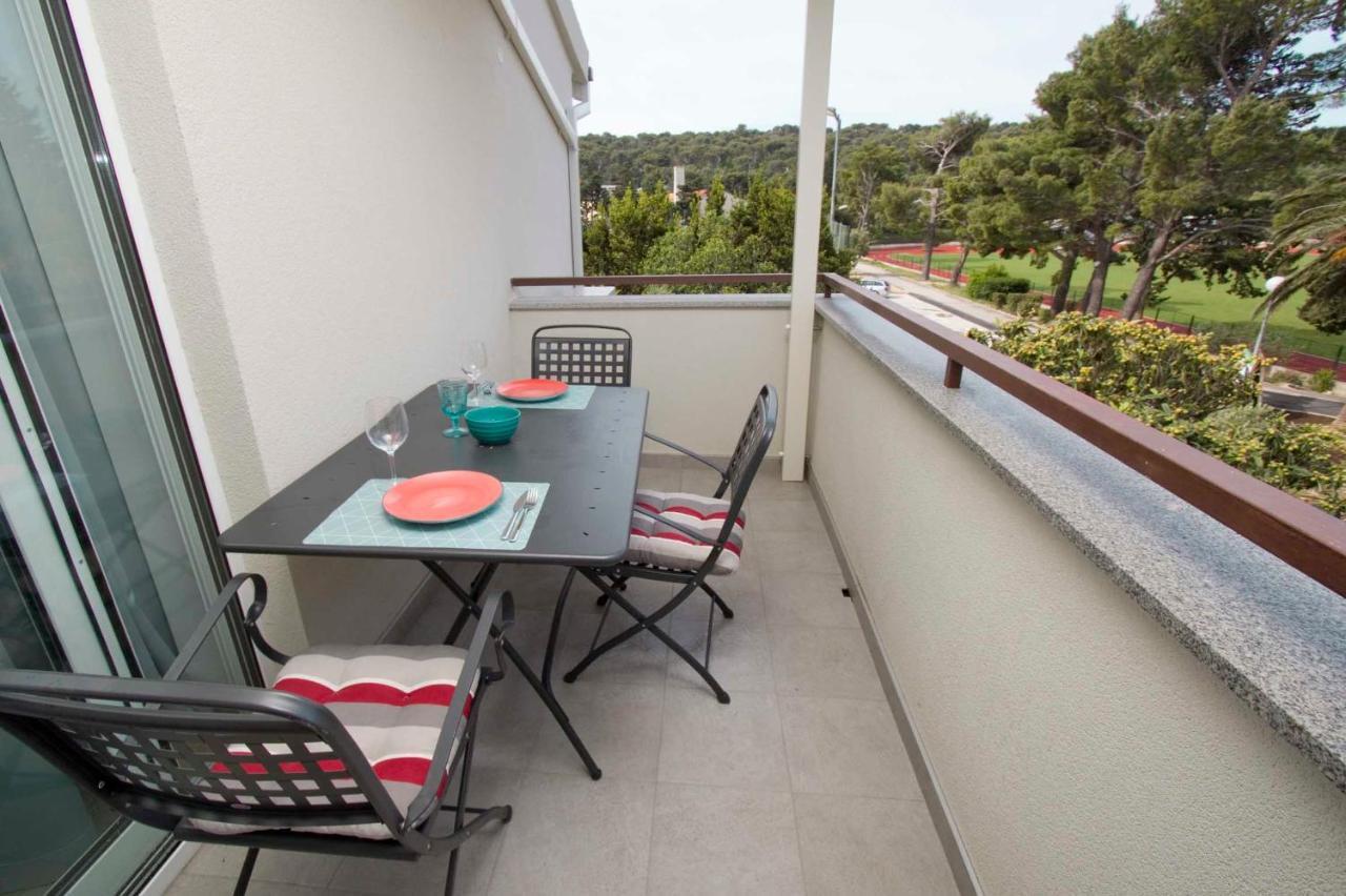 Apartments Besker Makarska Buitenkant foto
